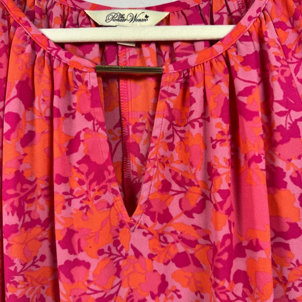 The Pioneer Woman Hot Pink Floral Keyhole Crepe Top Size Medium - Picture 2 of 5